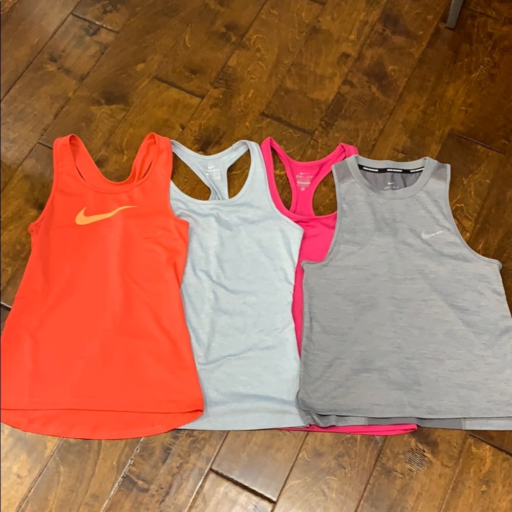 Women’s Nike Tank Top Bundle Size:XS